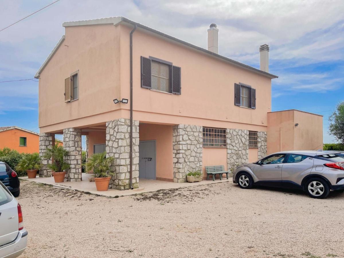 Villa In Campagna Tra Natura E Verde Монталто ди Кастро Екстериор снимка
